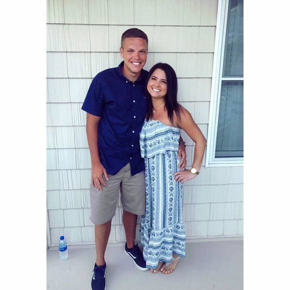 Meet your Posher, Nicole - Picture 1 of 1